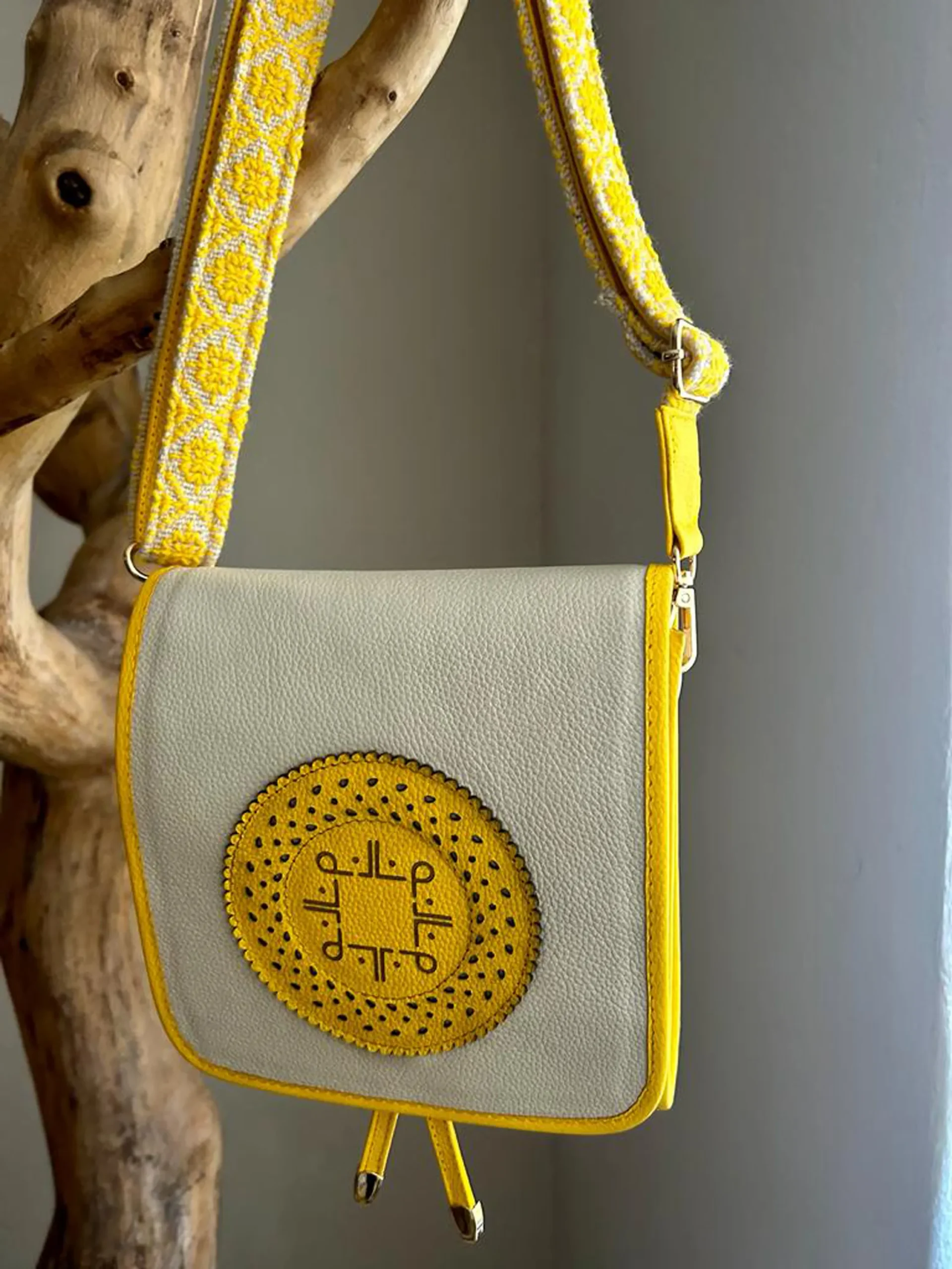 Mini Bandolera Antonia de Piel – CRUDO + AMARILLO - Image 2