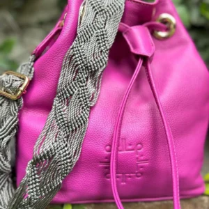 Bolso Bucket Juliana de Piel – BUGAMBILIA + CHIAPAS