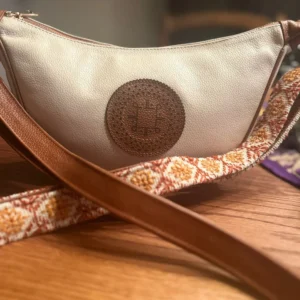 Bolso Media Luna Jacinta de Piel – CRUDO + OCRES