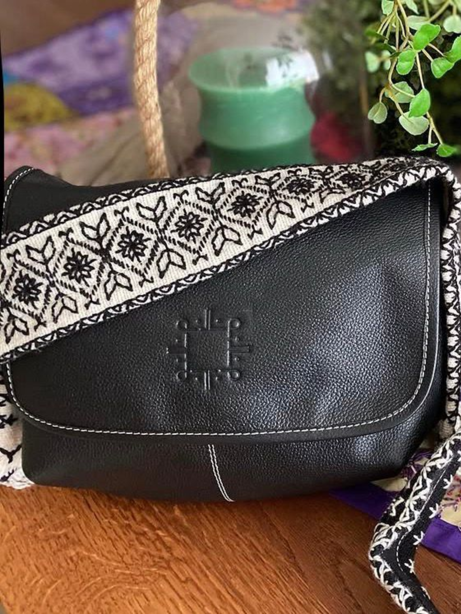 Bolso Crossbody Simona de Piel – NEGRA + CRUDO